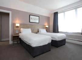 Bear Inn, Somerset by Marston's Inns, hotel en Street