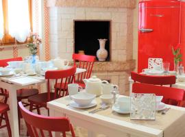 La Chiave Rossa B&B, семеен хотел в Тулие