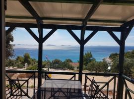 Kamp Lunga, hotel v destinaci Jezera