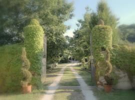 LAGO GABBIANO PODERe CASANOVA, family hotel in Pistoia