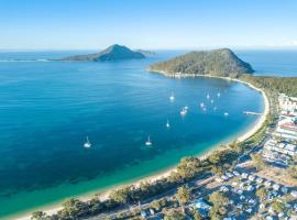 Shoal Bay Holiday Park, glamping site in Shoal Bay