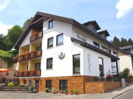 Hotel Garni Berghof、Heigenbrückenのホテル