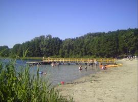 Ferienhaus nahe vom Weissen See, hotel with parking in Wesenberg