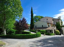 Charembeau – hotel w mieście Forcalquier