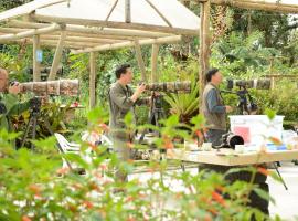 Birdwatchers House y Lodge، فندق في ميندو