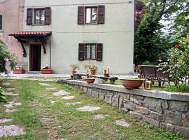 A Casa di Nonna, Hotel mit Parkplatz in Pian degli Ontani