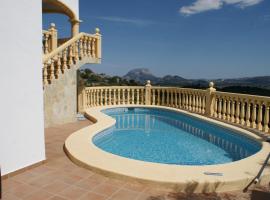 Panorama, hotel with pools in Sanet y Negrals