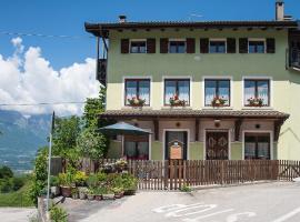 Casa Verde Belluno – obiekty na wynajem sezonowy w mieście Colderù