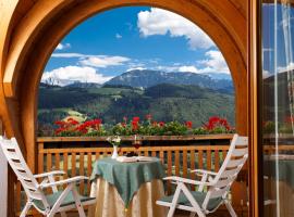 Berglandhotel Untertheimerhof, hotell i Villandro