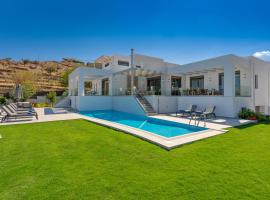 Eolia Iconic Villa, walking distance to the beach, By ThinkVilla, casa de praia em Panormos - Rethymno