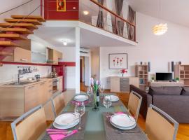 Deluxe Apartment Marina with a private parking