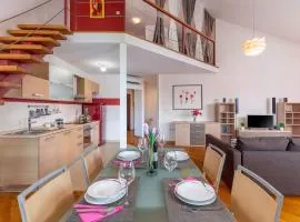 Deluxe Apartment Marina with a private parking