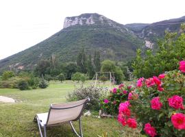 la petite maison 05, casa de temporada em Trescléoux