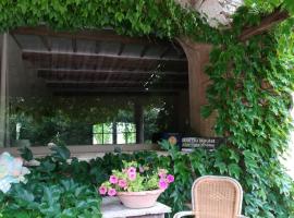 Mas du Moutet, hotel in La Capelle-et-Masmolène