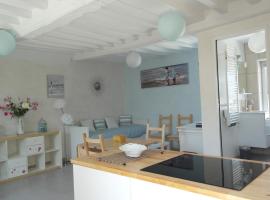 50 m2 de charme au coeur des plaisirs de la côte, Wellnesshotel in Luc-sur-Mer