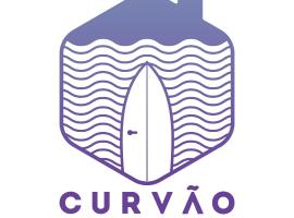 Curvão Surf House, Hotel in Guarujá