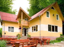Perla Bálványos Gyöngye, hotel in Balvanyos