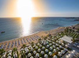 Constantinos the Great Beach Hotel, hotel de 5 estrellas en Protaras
