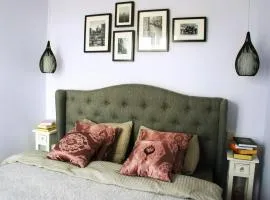Mono Ray Apartments