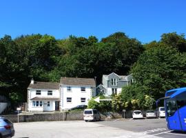 Stones Throw, hotel with parking in Saint Mawes