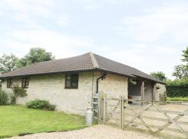 The Old Goat Barn at Trout Cottage, pet-friendly hotel in Somerton