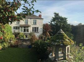 Central Boscastle studio flat