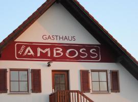 Altbau Gasthaus Amboss, hotel con estacionamiento en Grünkraut