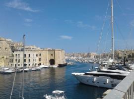 townhouse cospicua , ( 3 cities-valletta ) ferry, cottage à Cospicua