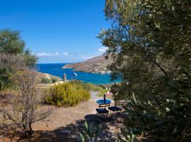 Stone house with a magical view, hotel i Otzias