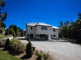 Inch View Lodge, casa de campo em Milltown