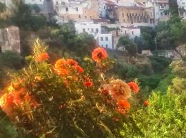 The Castle, Hotel in Ioulis