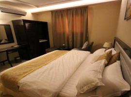 قصر الابرار للاجنحه الفندقيه, hotel a Buraydah