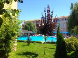 Sunny Day Apartments, medencével rendelkező hotel a Naposparton