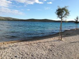 Holiday home Ivan, hotel in Zaboric