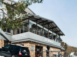 The Denman Hotel in Thredbo, hotel v destinaci Thredbo