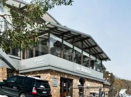 The Denman Hotel in Thredbo