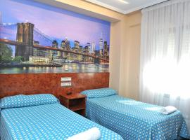 Hostal Venecia, готель у місті Azagra