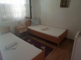 Guest House Alisa, Hotel in Hvar