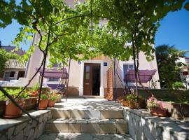 Apartmani Loreta, self catering accommodation in Mali Lošinj