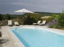 Le Clos Du Murier, hotel with pools in Chassignelles