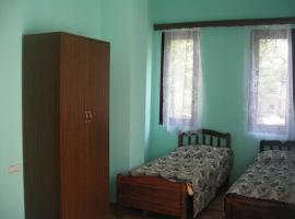 Tskneti Hotel/residence, Tskneti, Georgia, hotel v destinaci Tsqnetʼi