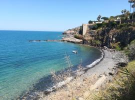 ZagHouses - sea view apartments in Sicily, feriebolig i Agnone Bagni