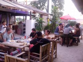 The Pier homestay, hotel v destinaci Thong Sala
