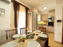 Stefanos Family Apartments: Moírai şehrinde bir otel