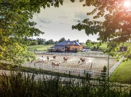 Hotel Horse Riding - Jezdecký Areál Tršice, farm stay in Tršice