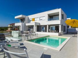 Pool Apartments Villa Dalia