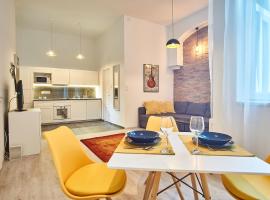 Design Apartment in the City Center with AC