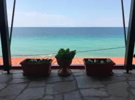 beautiful home, by the sea,comfortable-siviri chalkidiki