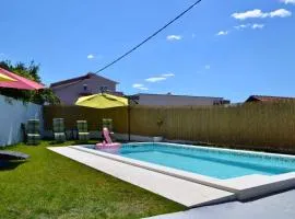 4 apartmens private pool 20people max