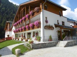 Baita dei Pini, hotel v destinaci Campodolcino